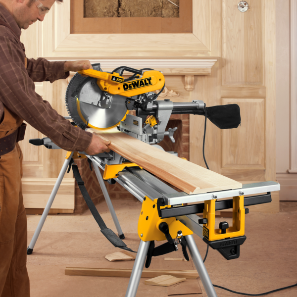 Ingletadora telescópica DEWALT s780 de 1.675w y disco 305mm+ luz xps